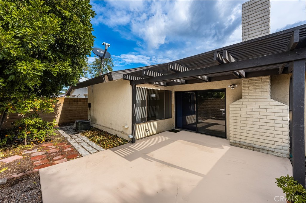 2006 E Wellington Avenue