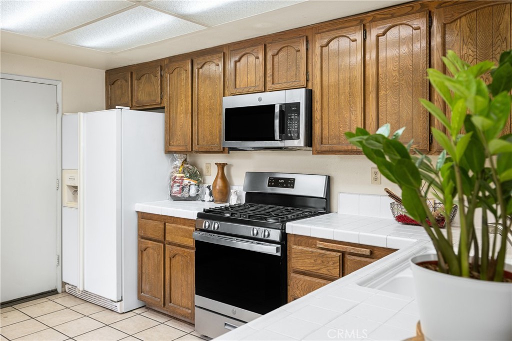 2006 E Wellington Avenue