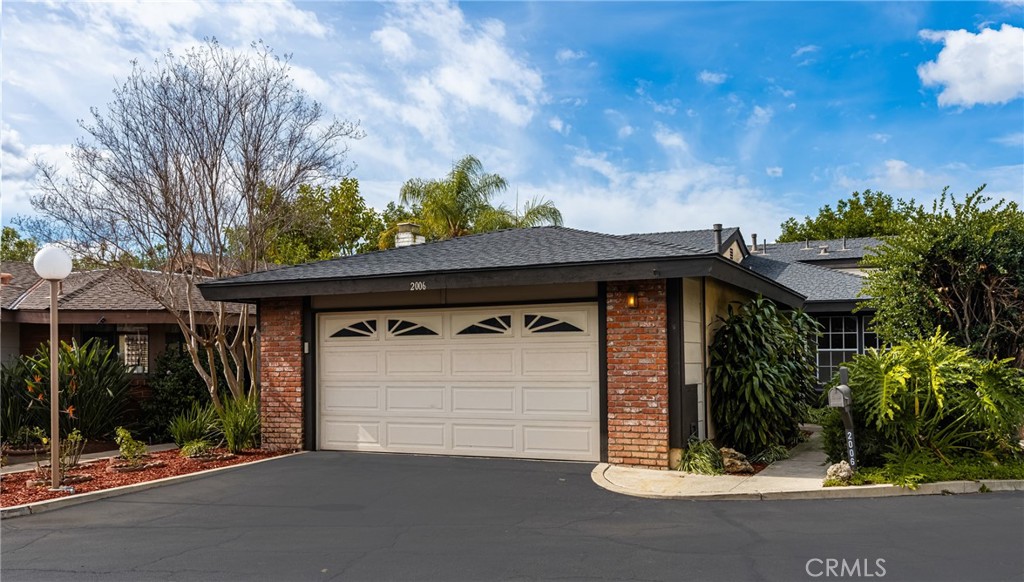 2006 E Wellington Avenue