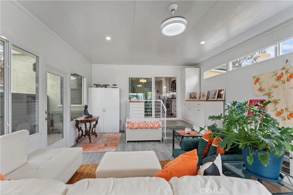 6516 California Avenue