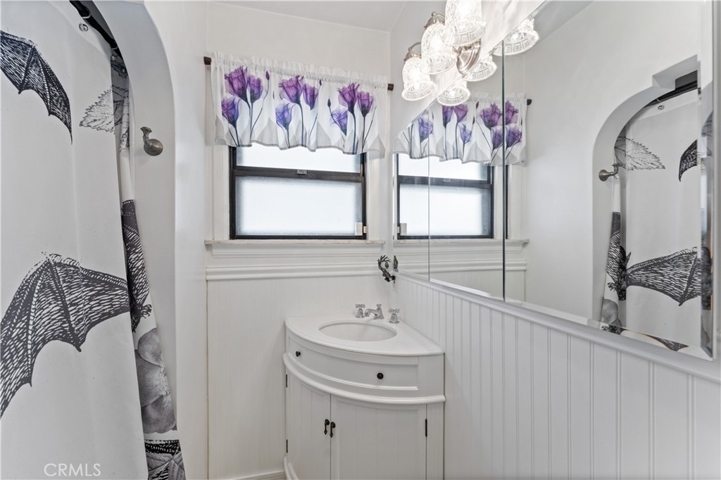 6516 California Avenue