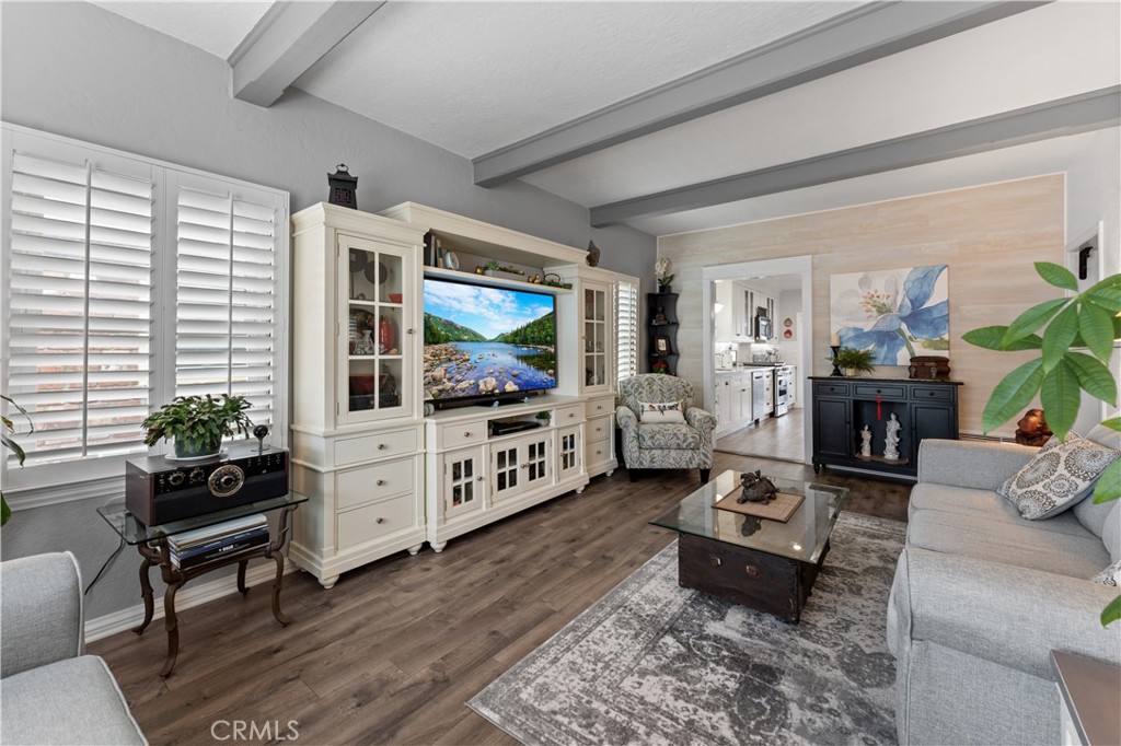 6516 California Avenue