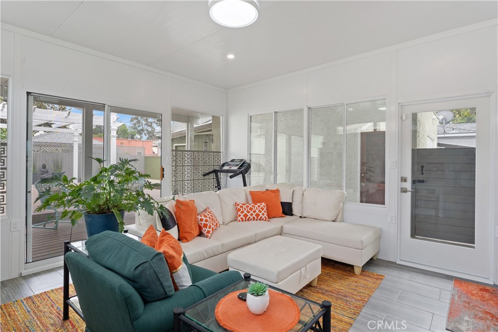 6516 California Avenue