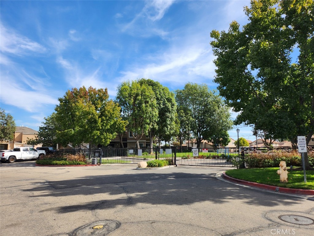 10452 W Briar Oaks Drive 203