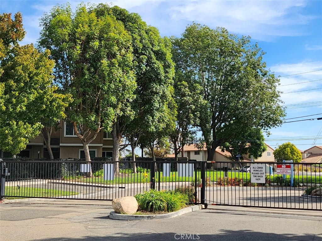 10452 W Briar Oaks Drive 203