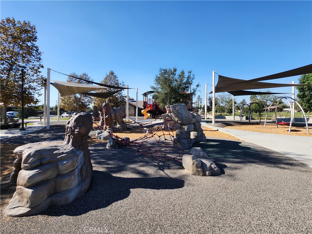 10452 W Briar Oaks Drive 203