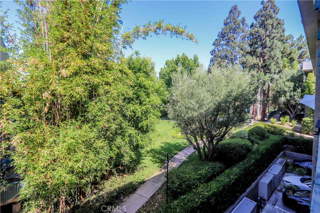 424 N Bellflower Boulevard 216