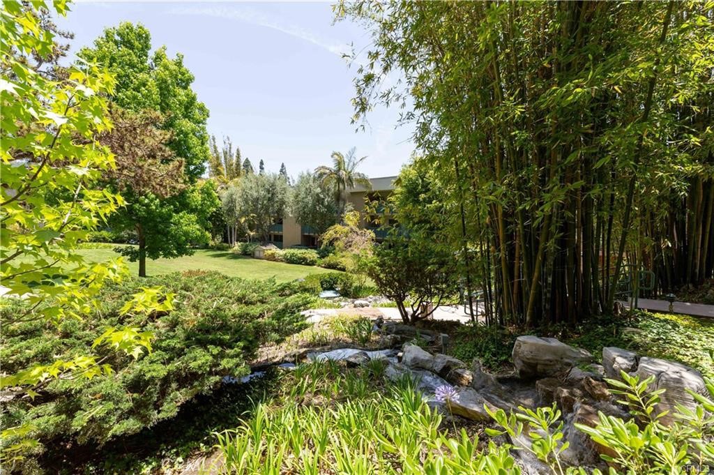 424 N Bellflower Boulevard 216