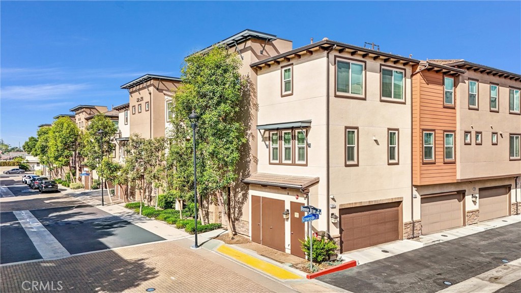 1341 Groveside Way