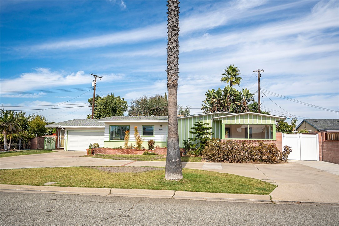 9851 Hummingbird Lane