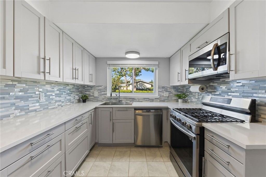 1828 E. 19th St. 4