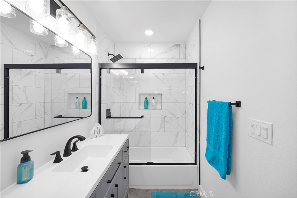 15622 Thornlake Avenue