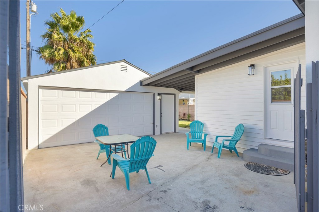 15622 Thornlake Avenue