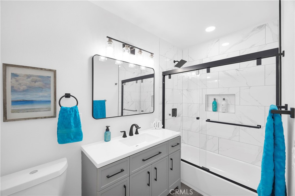 15622 Thornlake Avenue