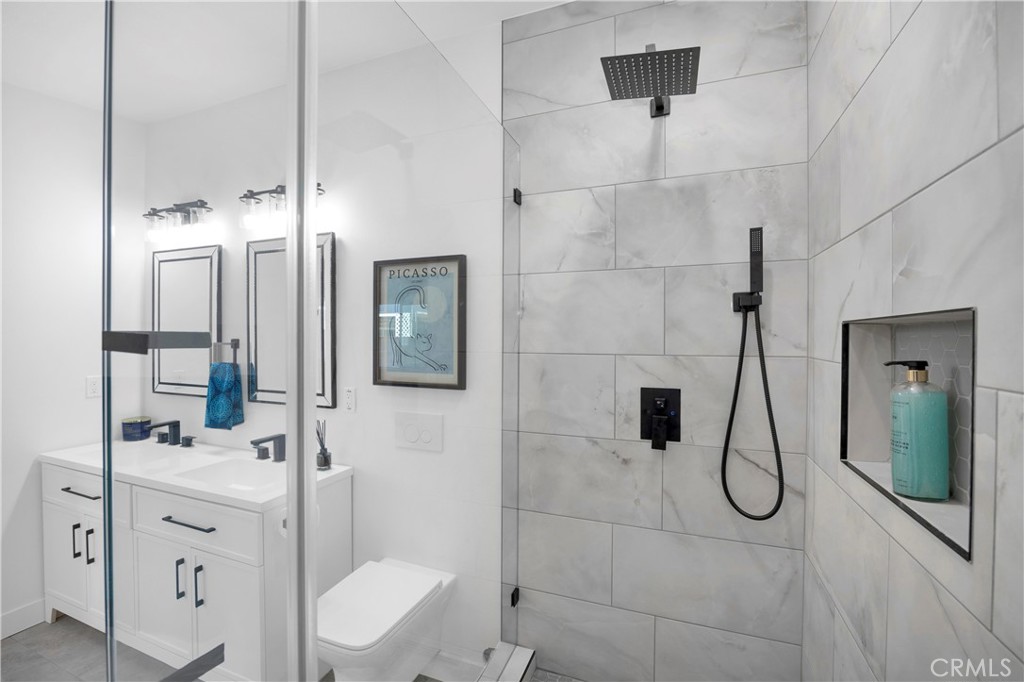 15622 Thornlake Avenue