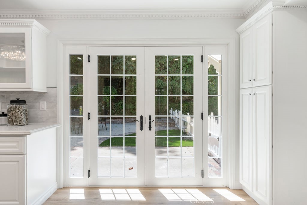 1511 Hollydale Drive