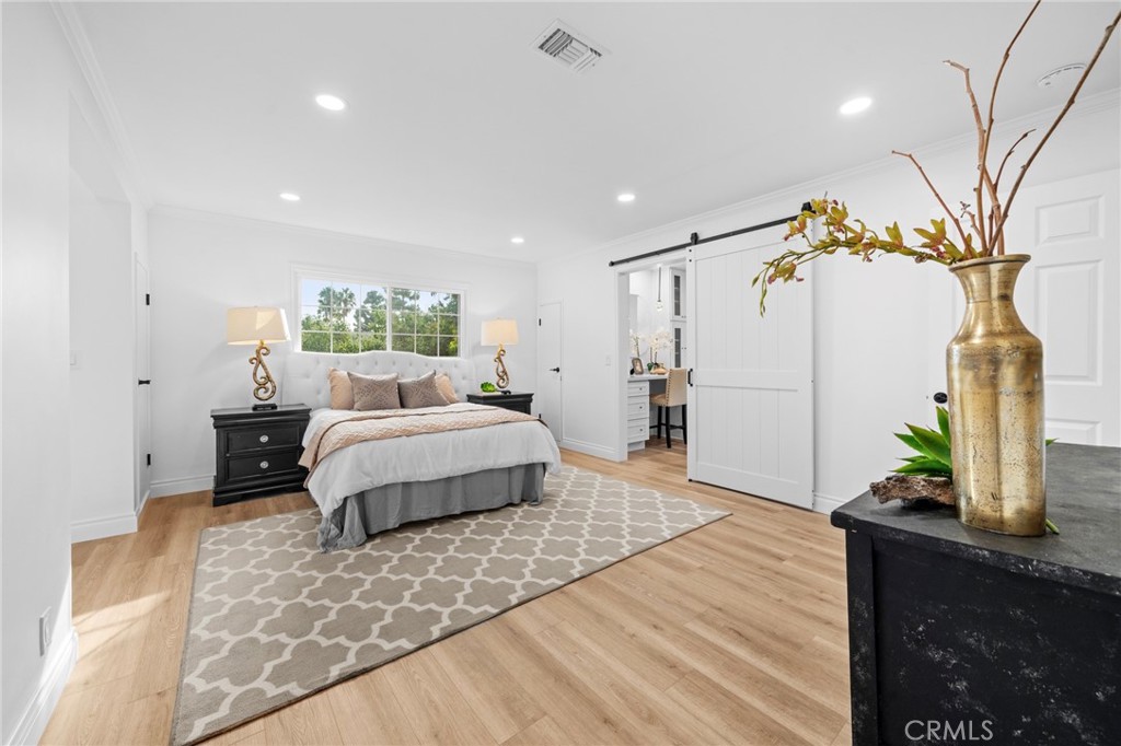 1511 Hollydale Drive