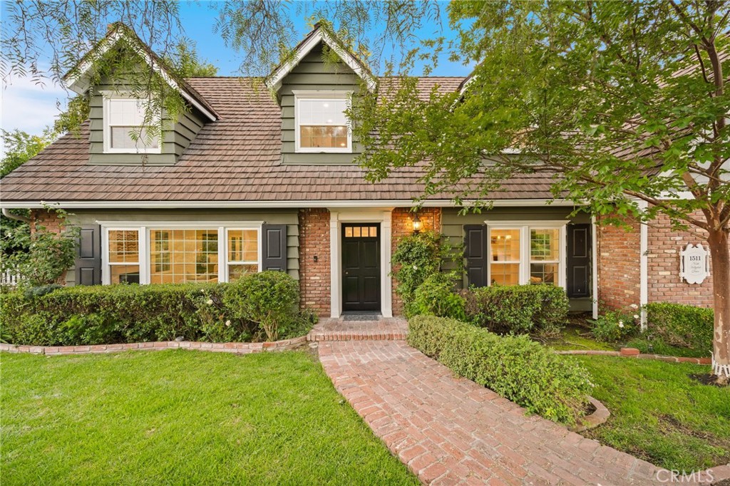 1511 Hollydale Drive