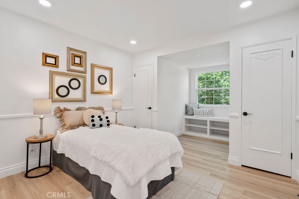 1511 Hollydale Drive