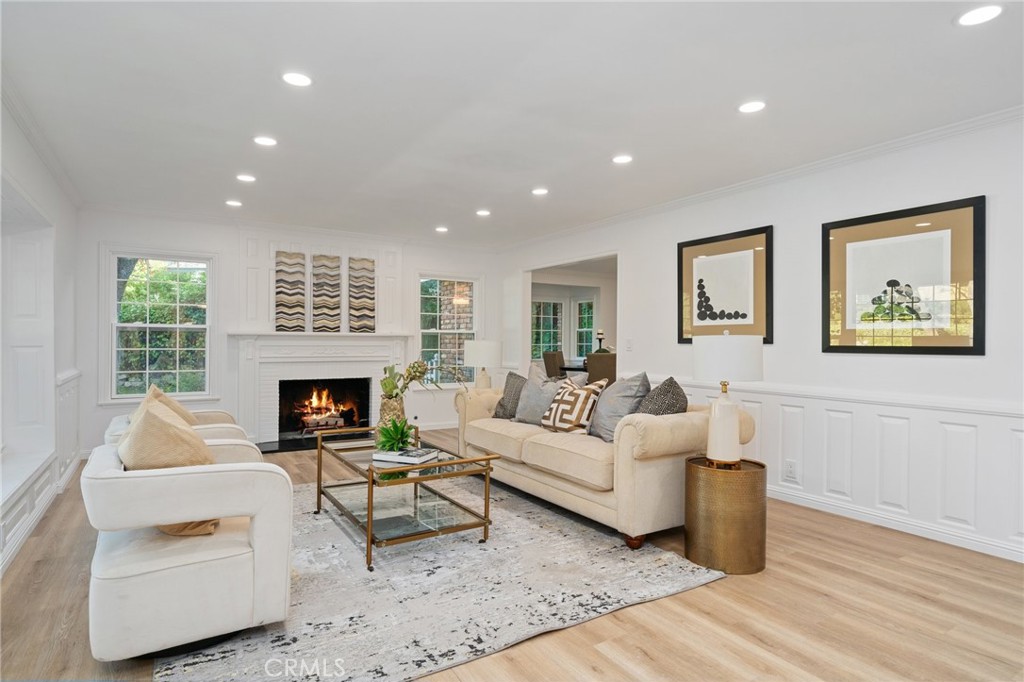 1511 Hollydale Drive