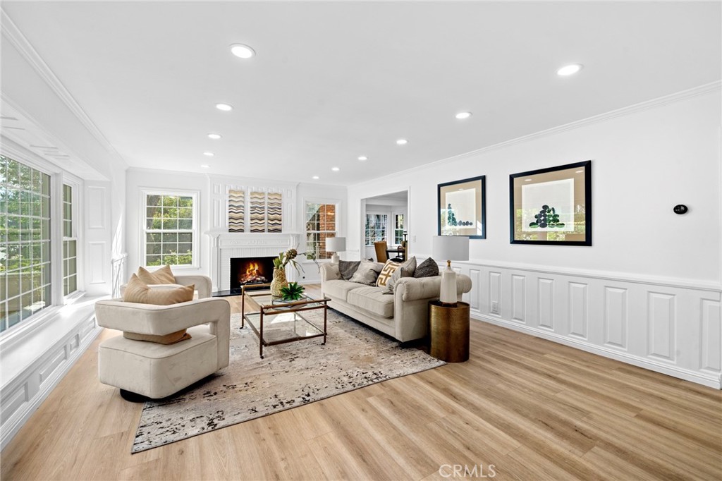 1511 Hollydale Drive