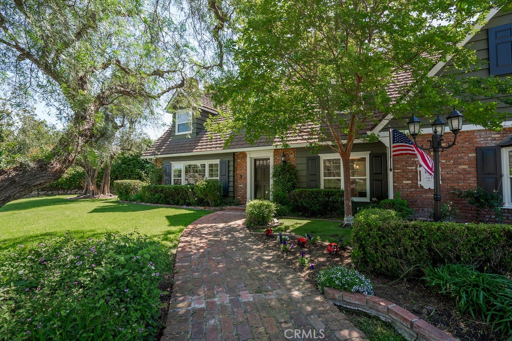 1511 Hollydale Drive