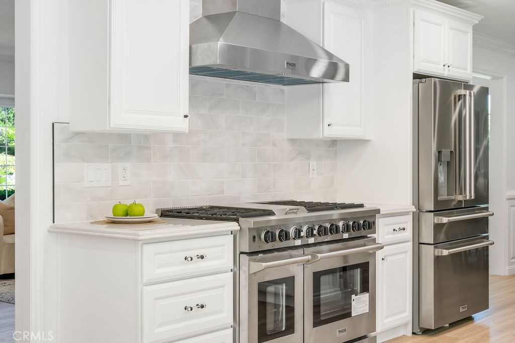 1511 Hollydale Drive