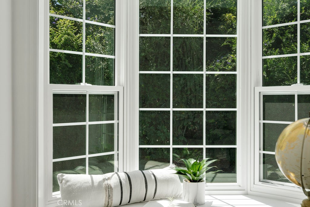 1511 Hollydale Drive