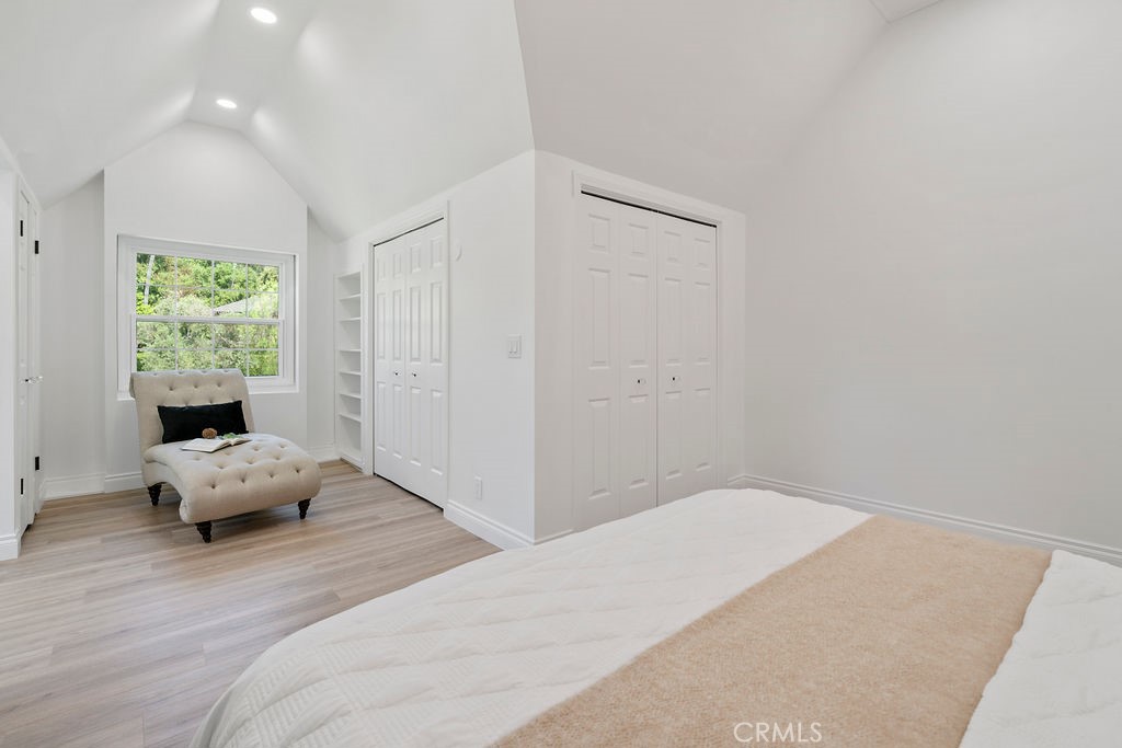 1511 Hollydale Drive