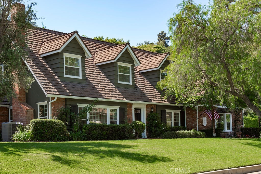 1511 Hollydale Drive