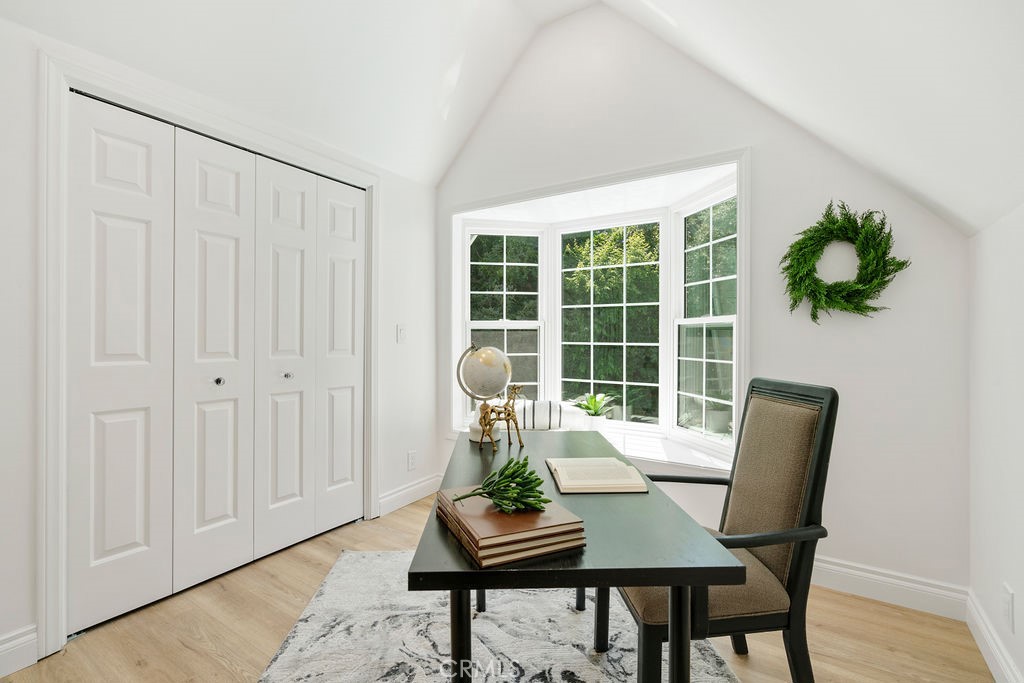 1511 Hollydale Drive