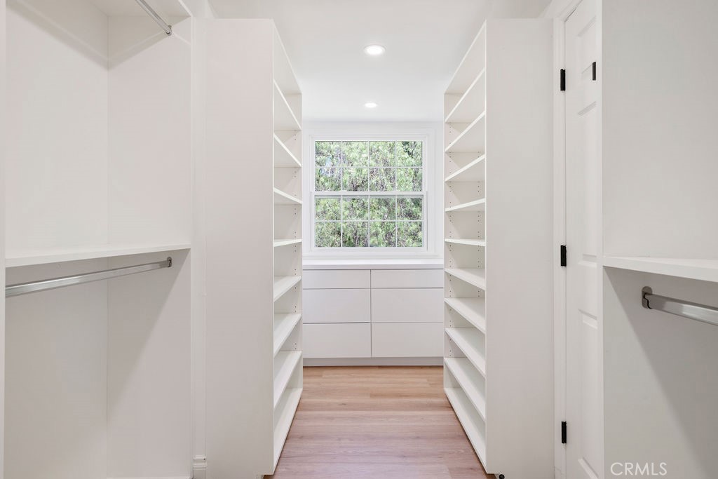 1511 Hollydale Drive