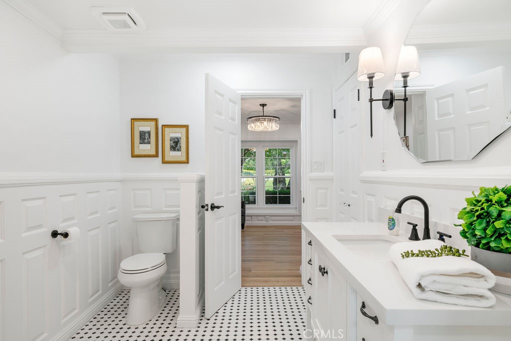 1511 Hollydale Drive