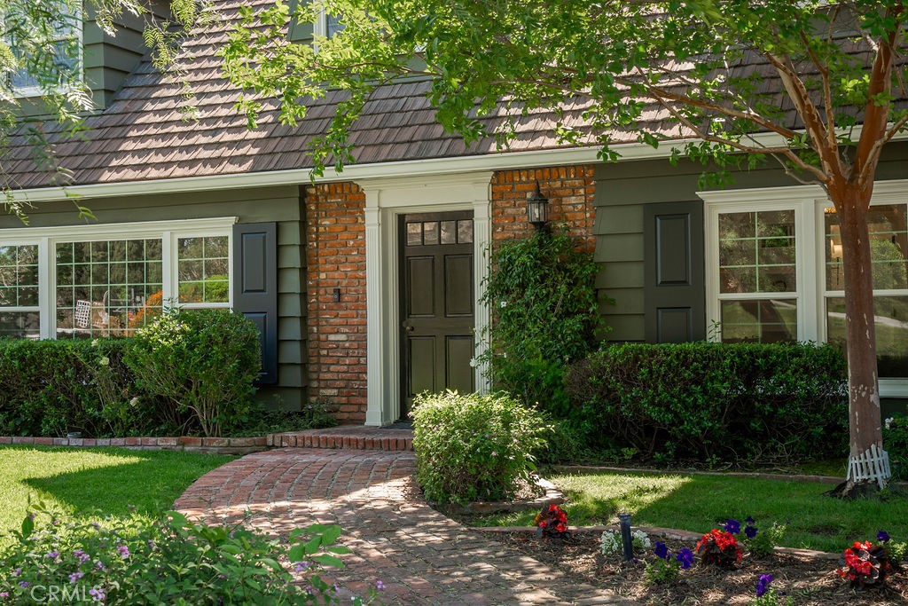 1511 Hollydale Drive