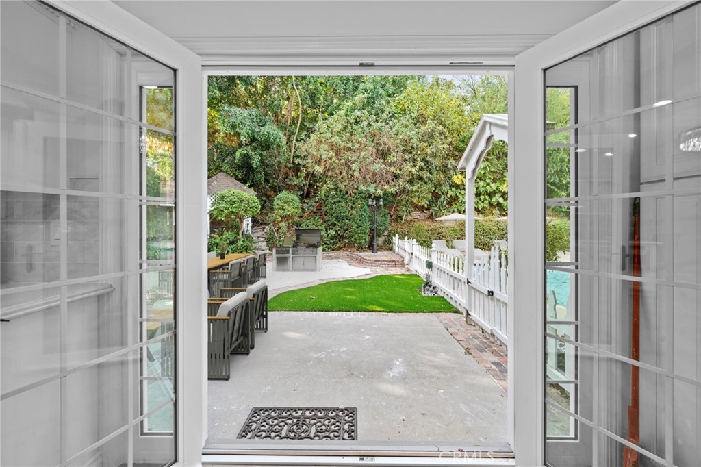 1511 Hollydale Drive