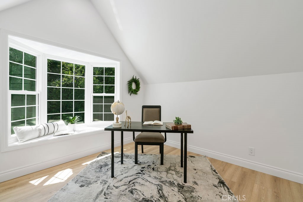 1511 Hollydale Drive