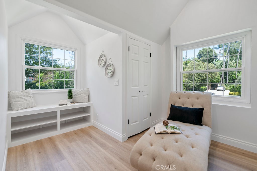 1511 Hollydale Drive