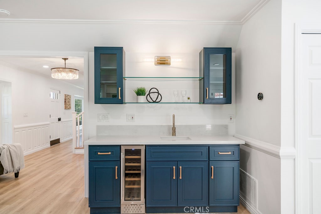 1511 Hollydale Drive