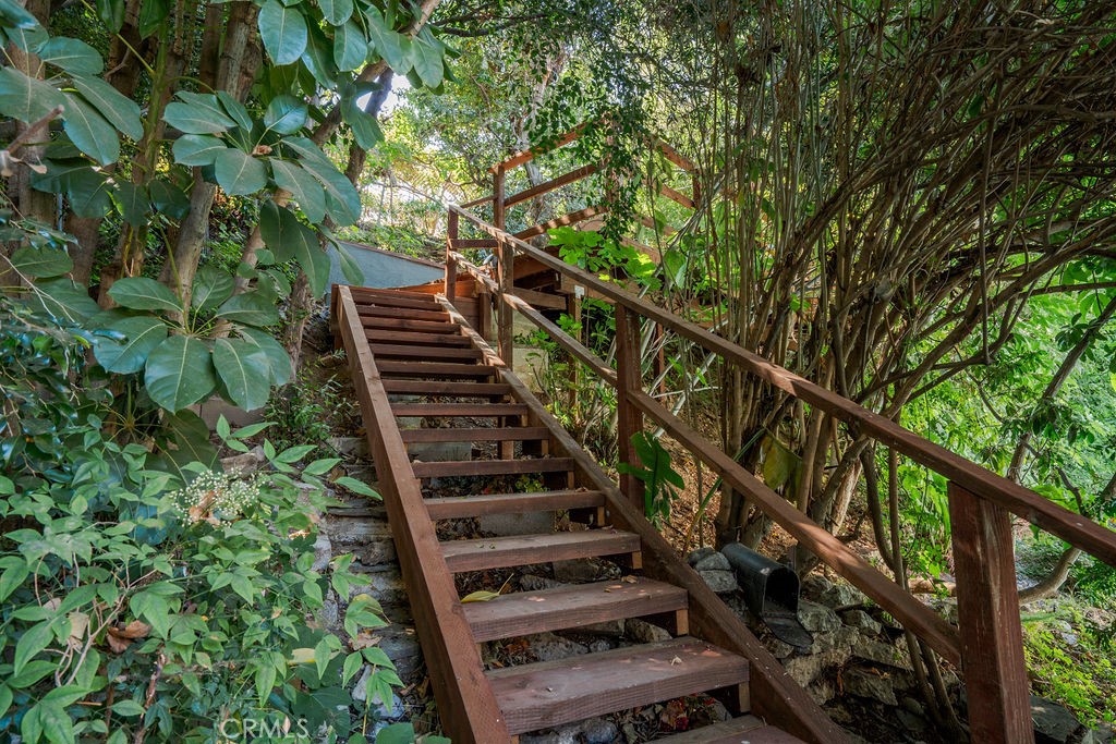 1511 Hollydale Drive