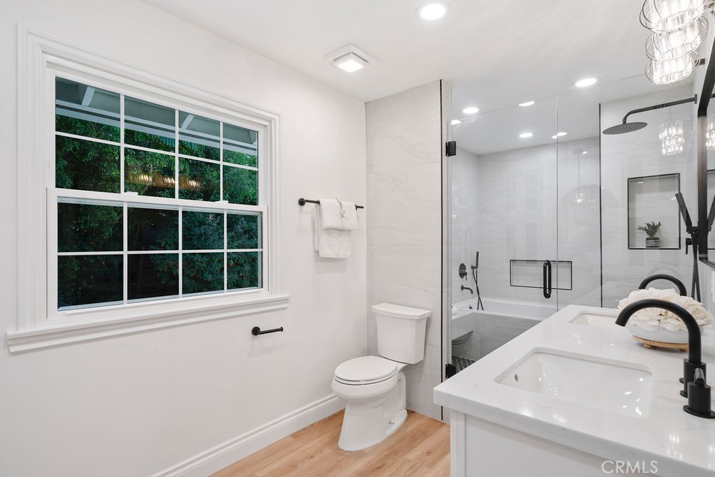 1511 Hollydale Drive