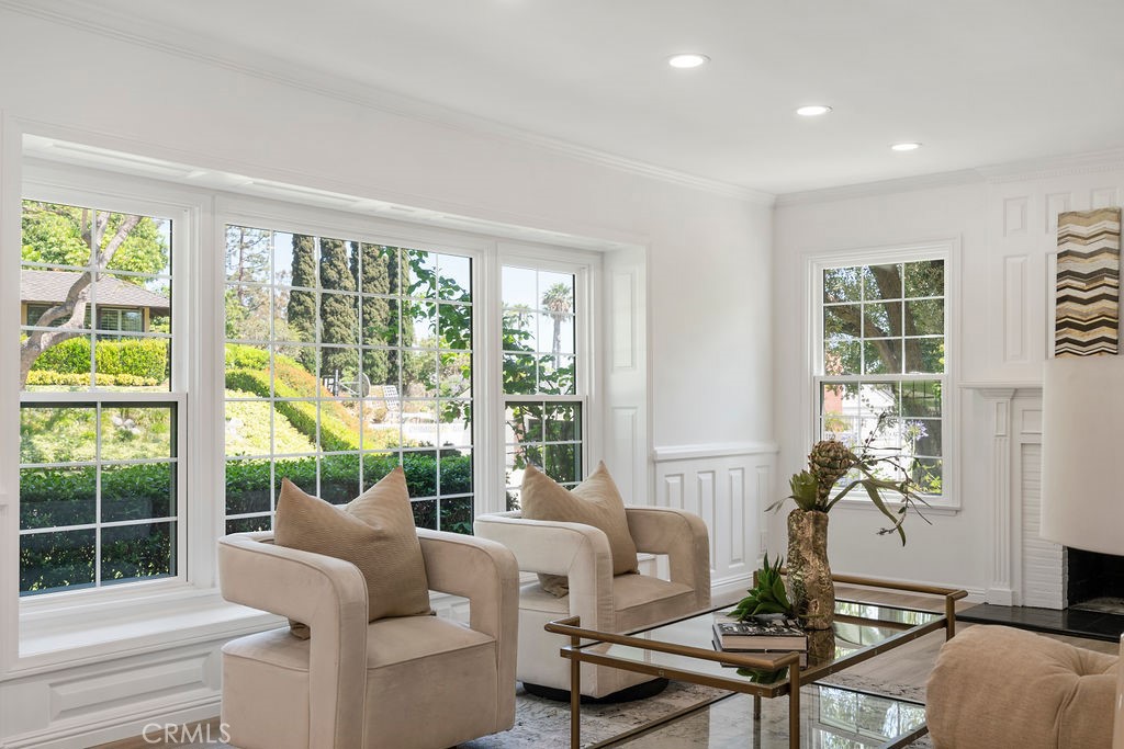 1511 Hollydale Drive