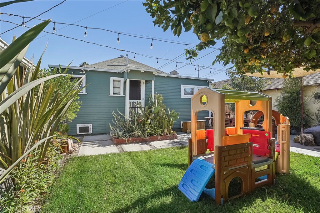 6609 Raymond Avenue