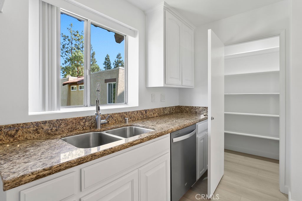 1000 W MacArthur Boulevard 116