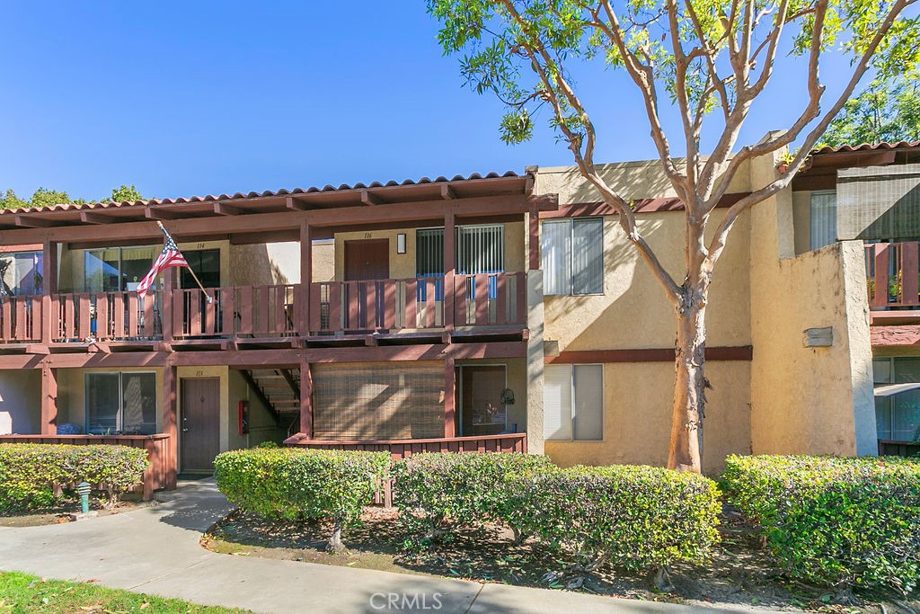 1000 W MacArthur Boulevard 116