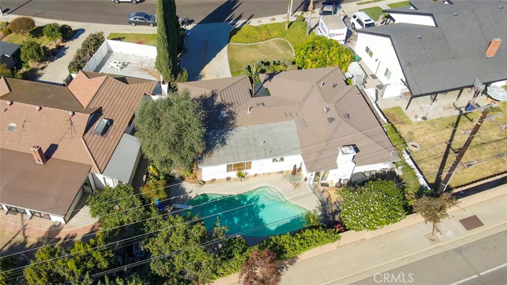2524 Crooked Creek Drive