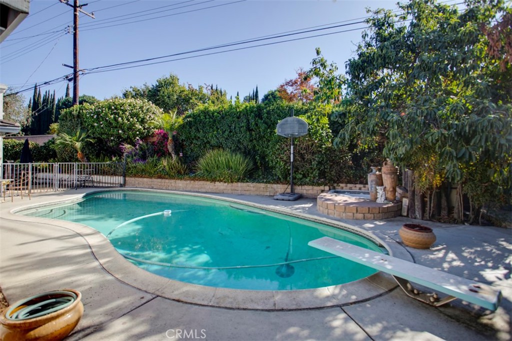2524 Crooked Creek Drive