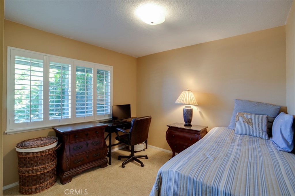 2524 Crooked Creek Drive