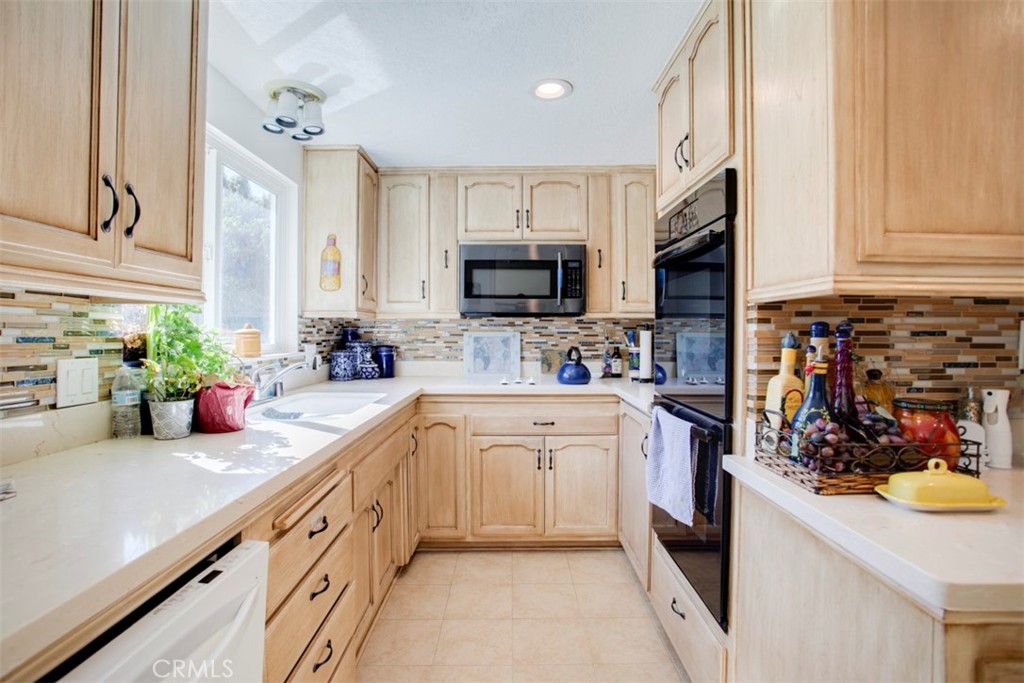 2524 Crooked Creek Drive