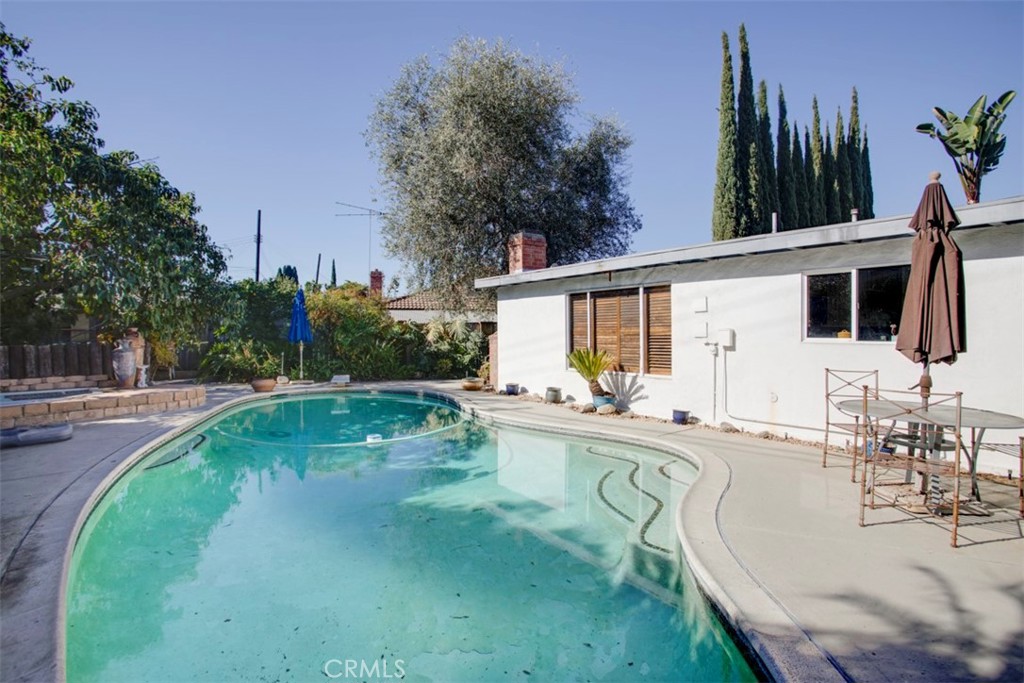 2524 Crooked Creek Drive