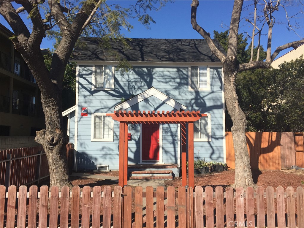 1025 Gladys Avenue